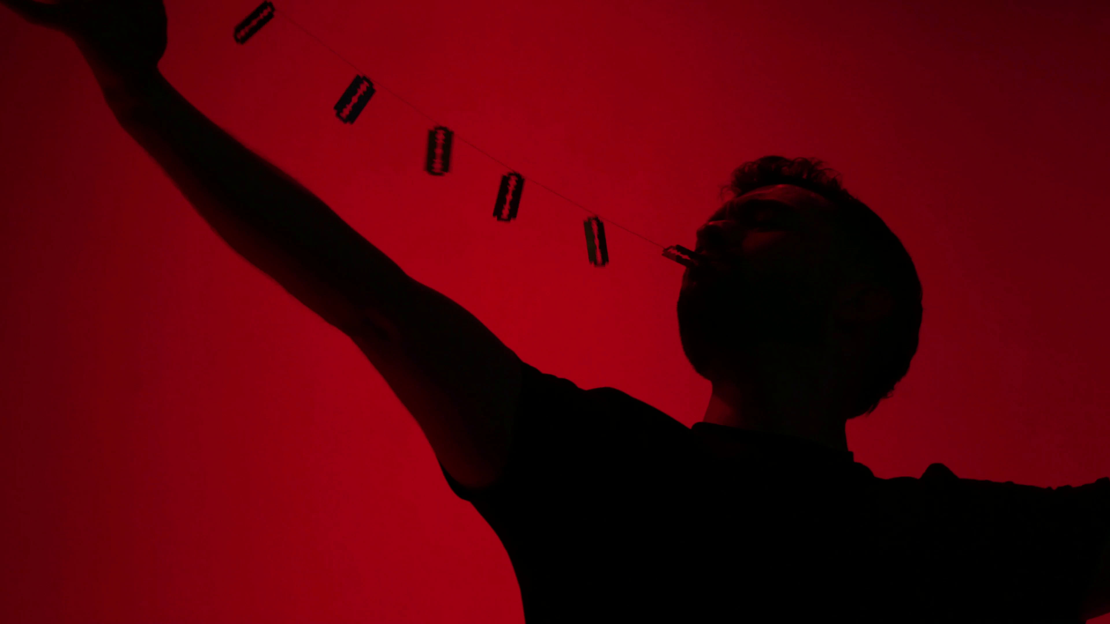 Oliver Moura performing